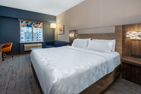 Standard Room, 1 King Bed with Sofa bed | Down comforters, in-room safe, desk, laptop workspace
