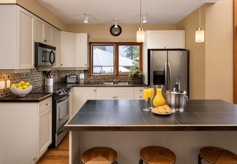 Three Bedroom Trout Lake Townhome | Private kitchen | Full-size fridge, microwave, oven, stovetop