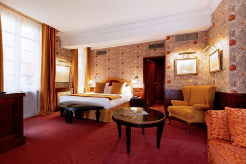 Exclusive Room, 1 King Bed, Non Smoking | Premium bedding, Select Comfort beds, minibar, in-room safe