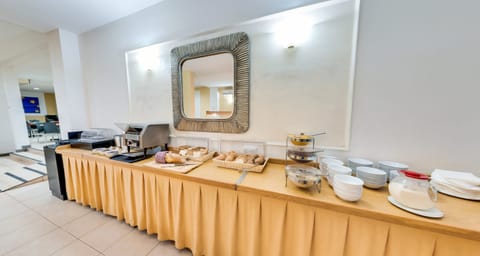 Daily buffet breakfast (EUR 6 per person)