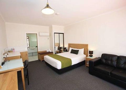 Room (Spa Room) | Premium bedding, pillowtop beds, minibar, blackout drapes