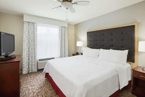 Suite, 1 Bedroom, Non Smoking | Premium bedding, in-room safe, iron/ironing board, free wired internet