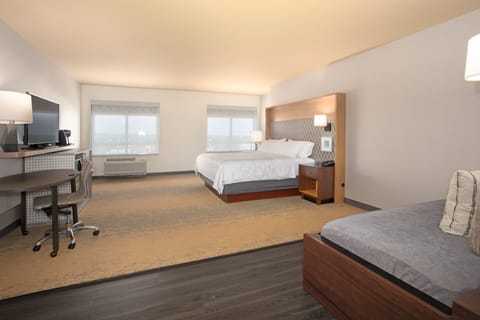 Suite, 1 King Bed (Additional Living Area) | In-room safe, desk, laptop workspace, blackout drapes