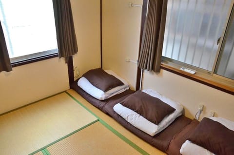 Japanese-style Twin Room | Iron/ironing board, free WiFi, bed sheets