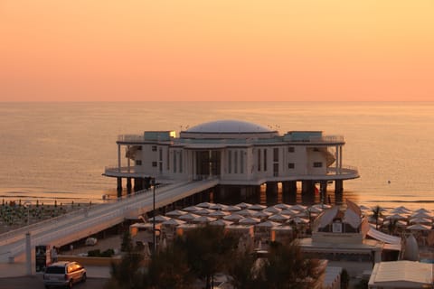 Standard Room, 1 Queen Bed, Balcony, Sea View | Terrace/patio