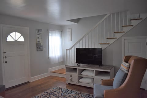 Family Cottage Two Bedroom Lighthouse 355 | 1 bedroom, individually decorated, individually furnished, desk