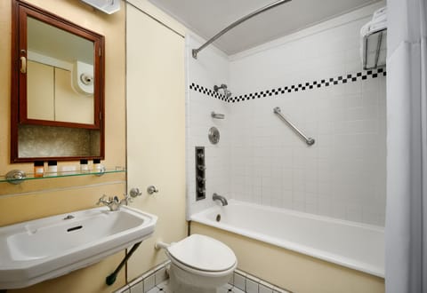 Deluxe Room, 1 King Bed, Harbor View | Bathroom | Combined shower/tub, eco-friendly toiletries, hair dryer, towels