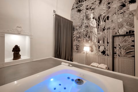 Junior Suite, Jetted Tub | Jetted tub