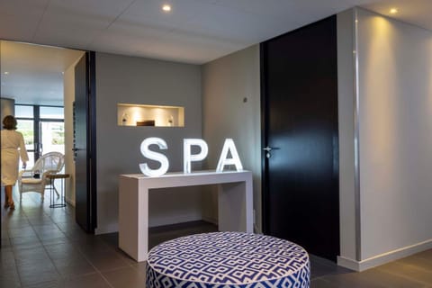 Sauna, spa tub, steam room, body treatments, body wraps, body scrubs