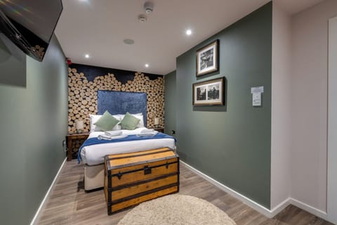 Exclusive Studio, 1 Bedroom, Non Smoking, Courtyard View | Premium bedding, free cribs/infant beds, free WiFi, bed sheets