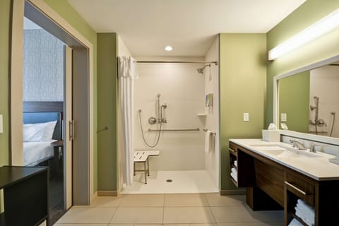 Suite, 1 King Bed, Accessible, Non Smoking (Hearing) | Bathroom shower