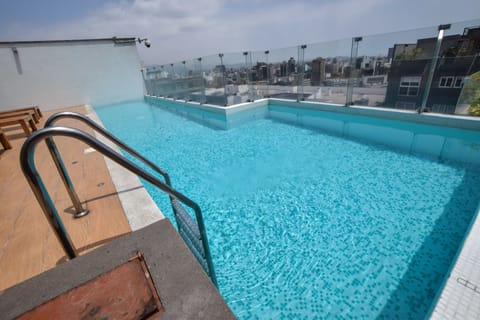 2 outdoor pools