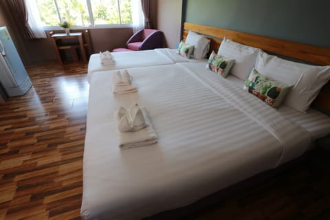 Desk, rollaway beds, free WiFi