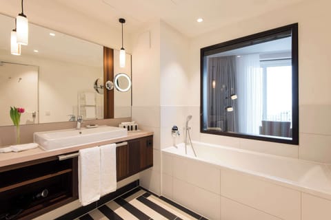 Suite, 1 Double Bed, Balcony | Bathroom | Shower, eco-friendly toiletries, hair dryer, towels
