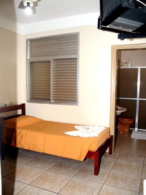 Standard Single Room | Minibar, in-room safe, desk, free WiFi