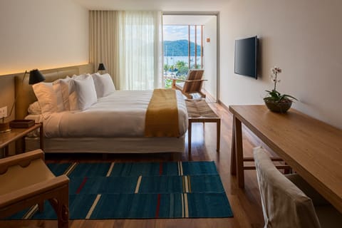 Superior Room, Ocean View | In-room safe, free WiFi, bed sheets