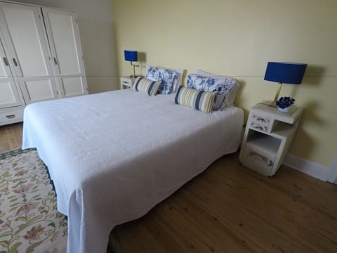 Deluxe Double Room, Private Bathroom, City View | Blackout drapes, iron/ironing board, rollaway beds, free WiFi