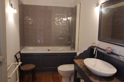 Bathroom of empire bedroom