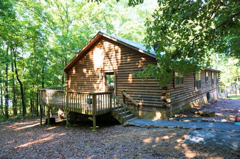 Pathway from circle drive to side entrance