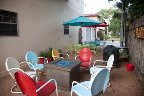 Time to relax in outdoor Cantina!
Lighted for evening wine or nice for
AM coffee