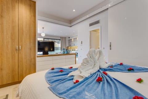 Suite (Joseph) | 1 bedroom, premium bedding, down comforters, pillowtop beds