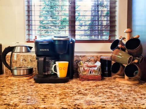 Coffee Bar: Duo Keurig, Elec Kettle, Grinder, Grounds, Tea, Coco, Cream, Sugar