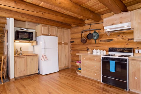 Well equipped kitchen