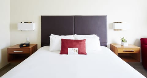Egyptian cotton sheets, premium bedding, down comforters, pillowtop beds