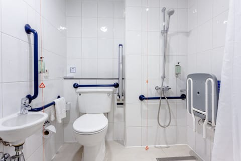 Standard Room, 1 Double Bed, Accessible | Bathroom | Shower, hair dryer, towels