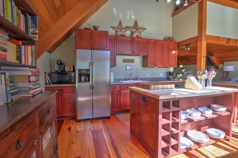 Spacious, well-equipped kitchen with mountain landscape view