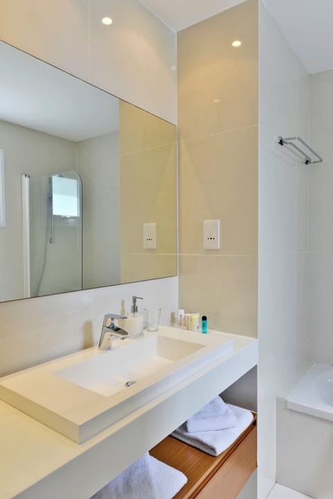 Suite, 1 Bedroom, Pool View | Bathroom | Combined shower/tub, free toiletries, hair dryer, towels