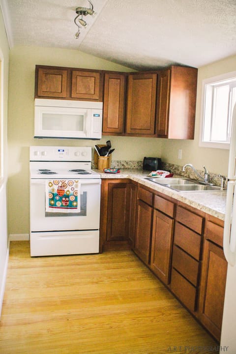 Fully Stocked Kitchen