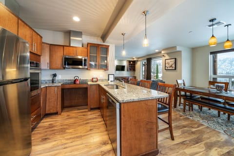 Spacious equipped kitchen