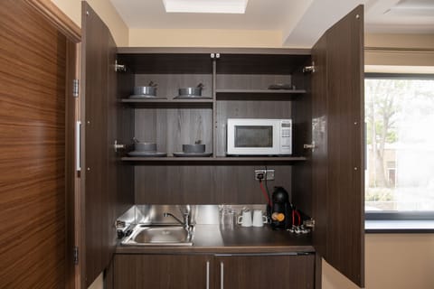 Apartment, Ensuite (Studio) | Private kitchen