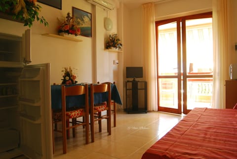 Apartment, 2 Bedrooms | In-room safe, free WiFi, bed sheets