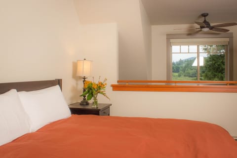 1 bedroom, premium bedding, free WiFi