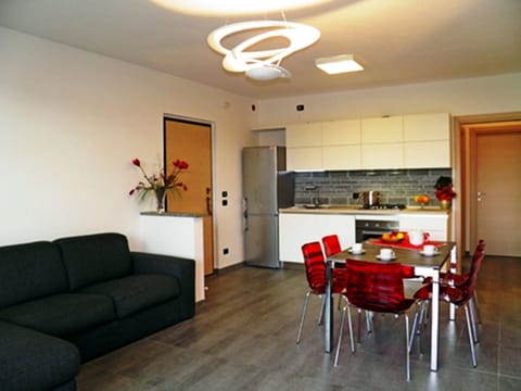 A brand new home - kitchen-dining view