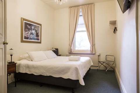 Double Room | Soundproofing, free WiFi, bed sheets