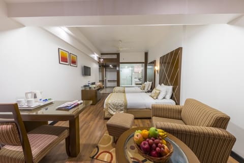 Executive Twin Room, 2 Twin Beds | 1 bedroom, premium bedding, minibar, in-room safe