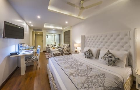 Club Royal | 1 bedroom, premium bedding, minibar, in-room safe