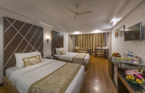 Executive Twin Room, 2 Twin Beds | 1 bedroom, premium bedding, minibar, in-room safe