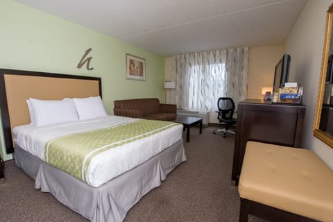 Standard Room, 1 Queen Bed | Desk, iron/ironing board, free WiFi, bed sheets
