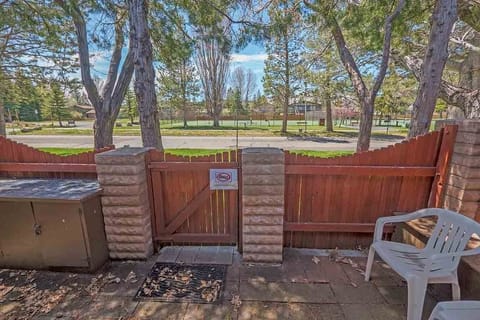 Condo, 1 Bedroom | Property grounds