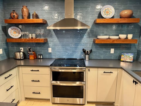 Just bring your food and you'll be set