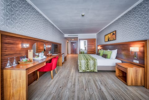 Standard Double or Twin Room | Premium bedding, minibar, in-room safe, desk