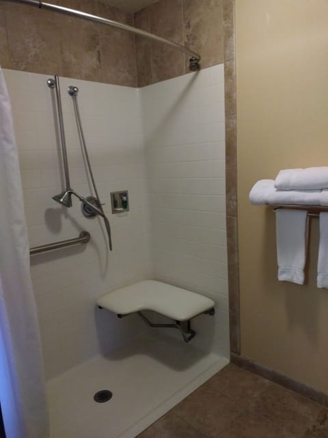 Room, Accessible (Roll-In Shower) | Bathroom | Hair dryer, towels