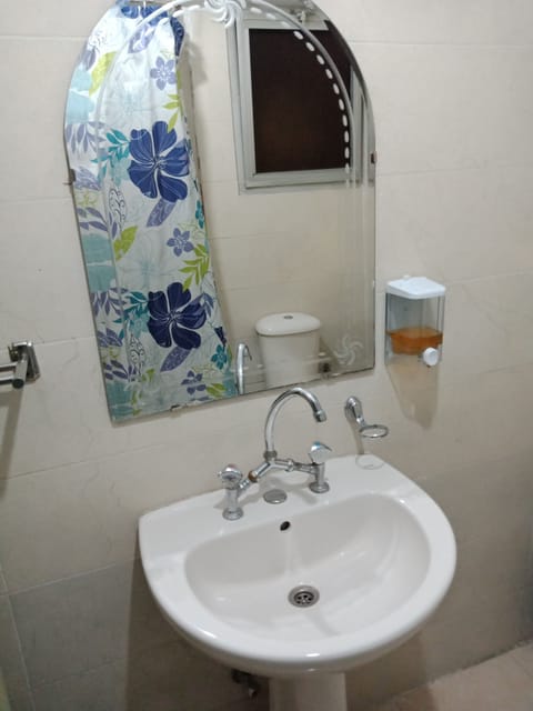 Double Room, Shared Bathroom | Bathroom | Free toiletries, towels