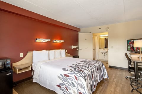 Superior Room, 1 King Bed, Accessible (Smoke Free) | In-room safe, desk, blackout drapes, iron/ironing board