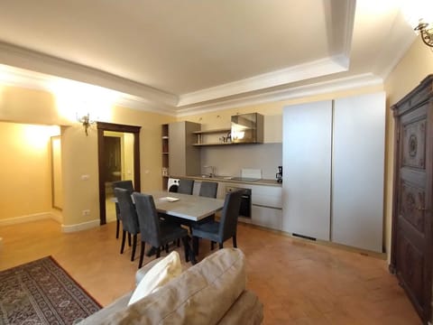 Second livingroom with kitchen - Casa Sinibaldi historical apartment XV century