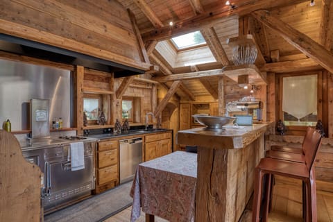 Private Chalet  | Private kitchen | Espresso maker, coffee/tea maker